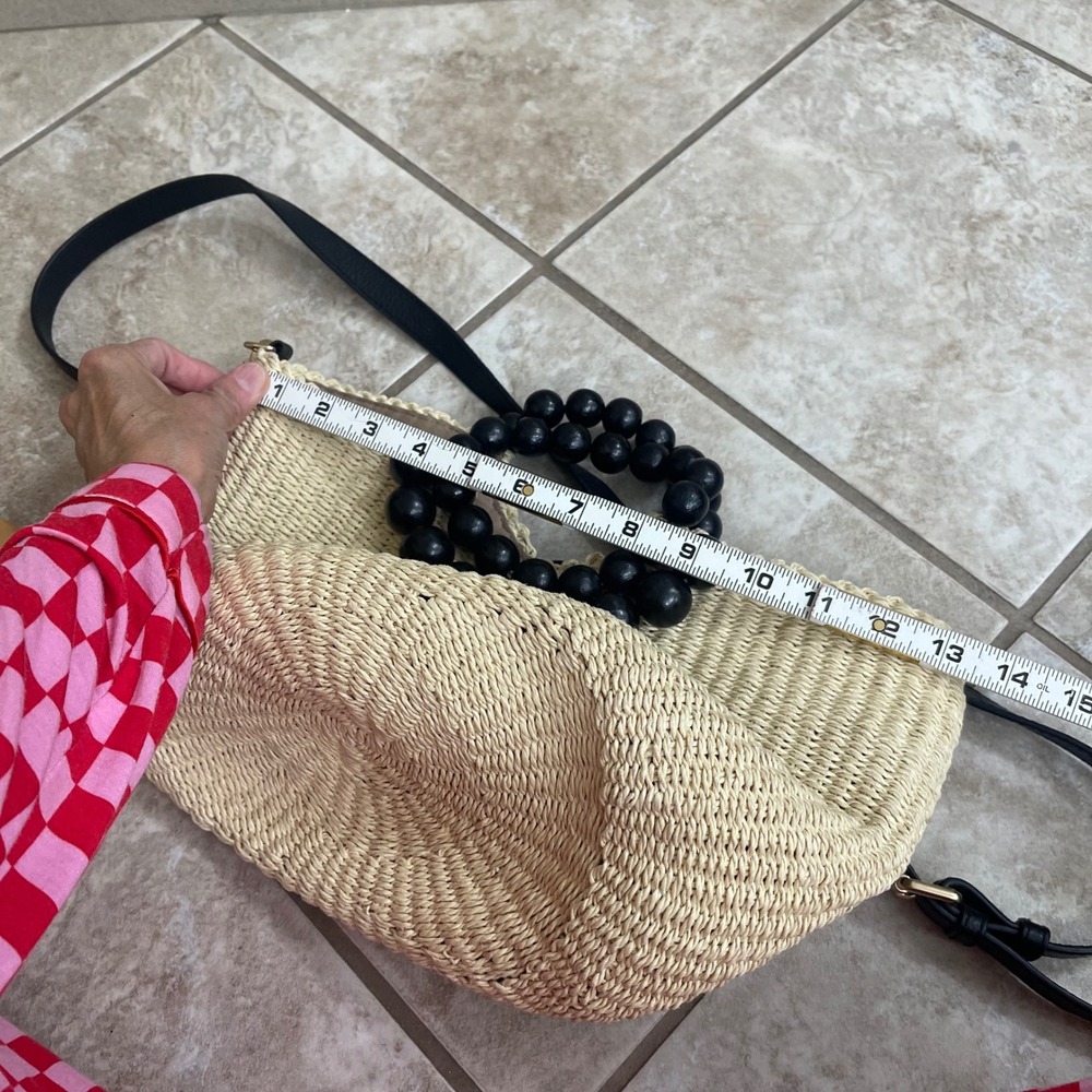 Chico's Woven Raffia Beaded Handle Crossbody Bag Beige Black Leather Trim - Picture 9 of 9